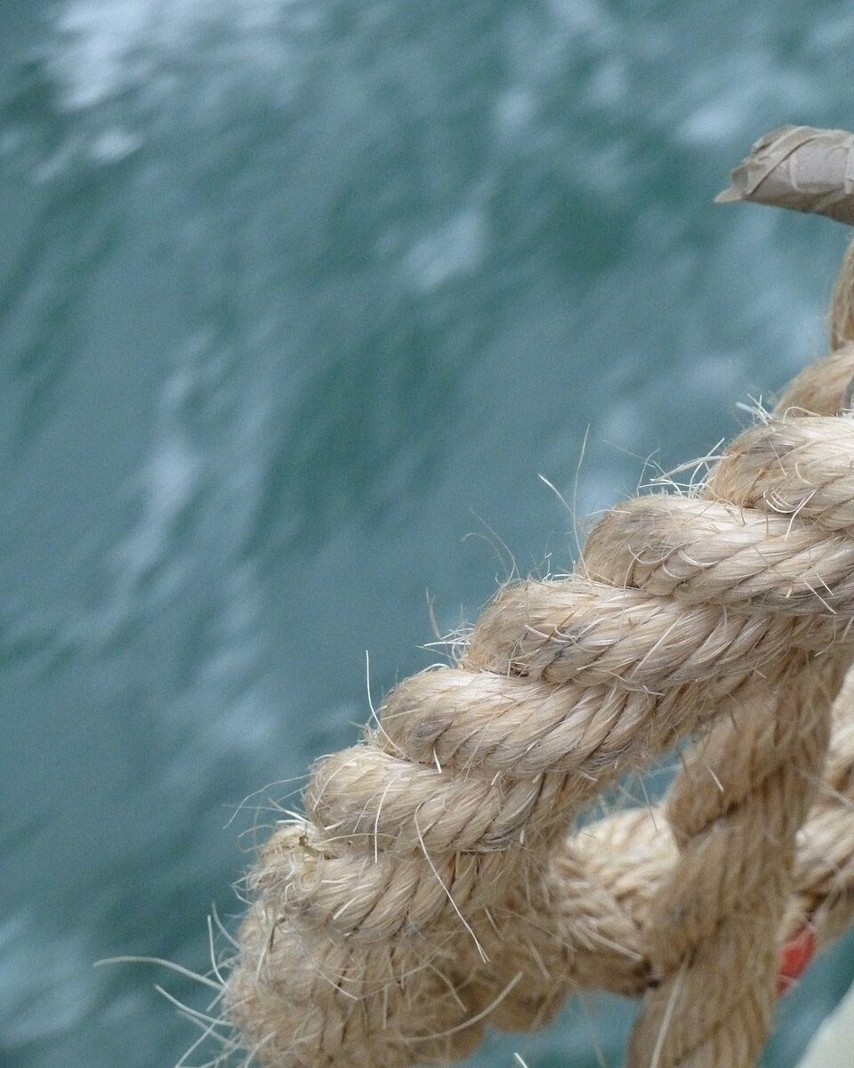 Sarılmış kenevir halatları