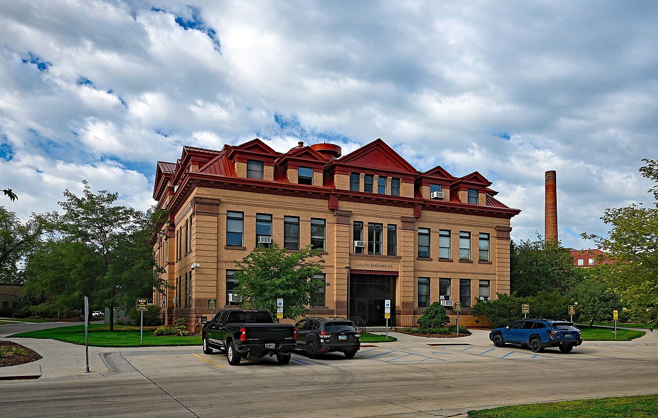 North Dakota Eyalet Üniversitesi mühendislik binası