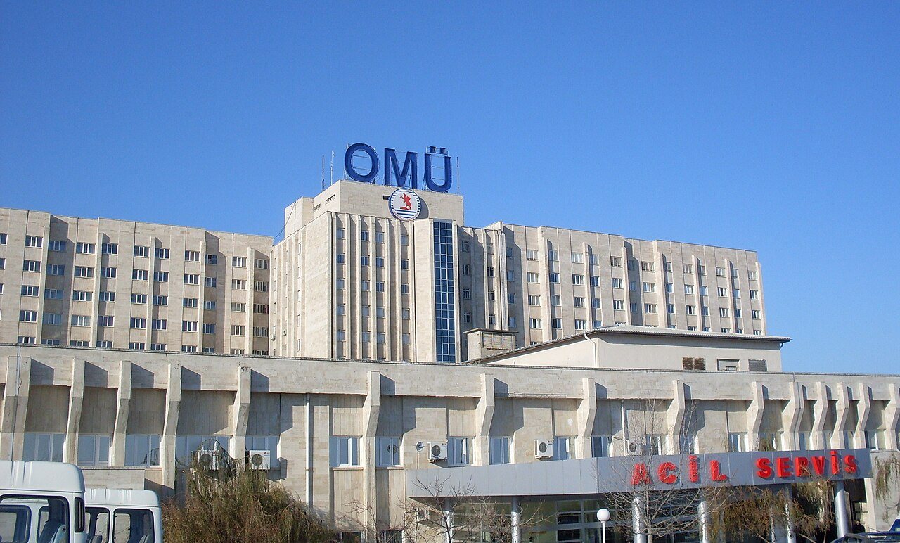 Ondokuz Mayıs Üniversitesi Tıp Fakültesi Hastanesi binası